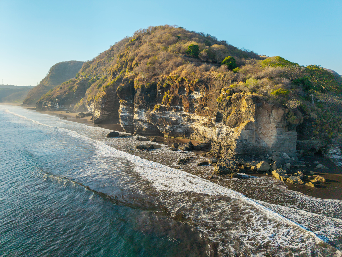 Vista de los acantilados de Izcay Reserve